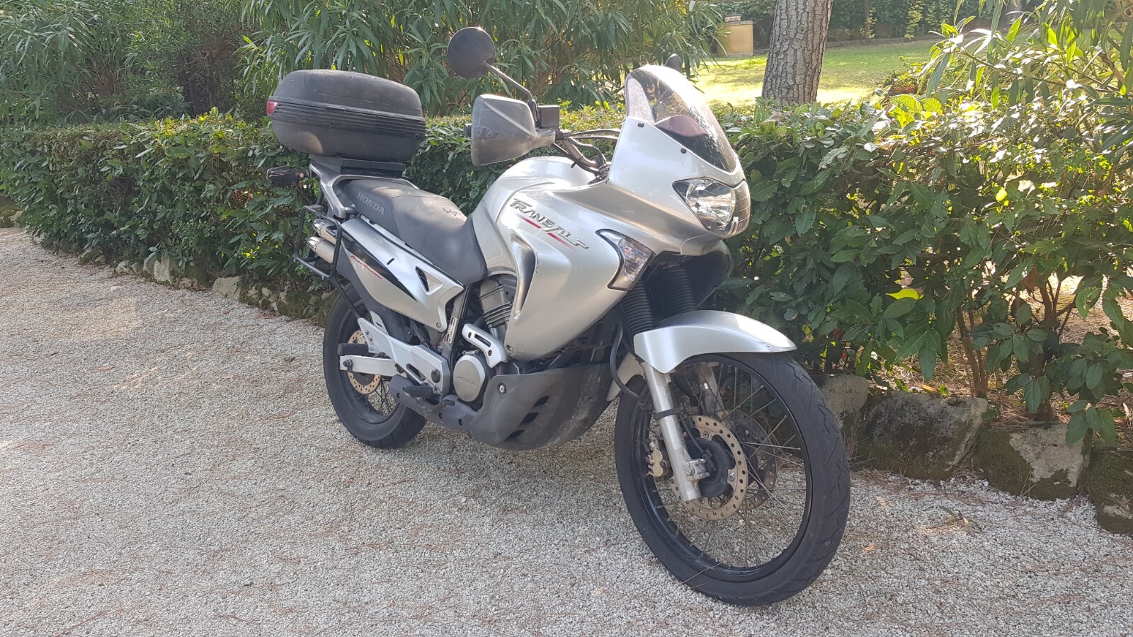 Honda Transalp 650 usata in vendita foto 3
