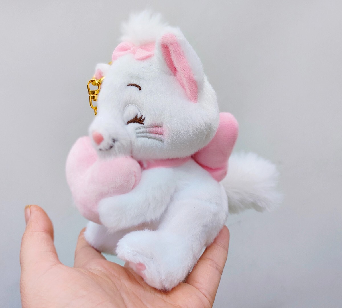 マリー様♡専用コントラスト blu-rayFFLめじるしチャーム&ブロマイド Disney Store Keychain Aristocats Marie Fluffy Plush Toy Smile
