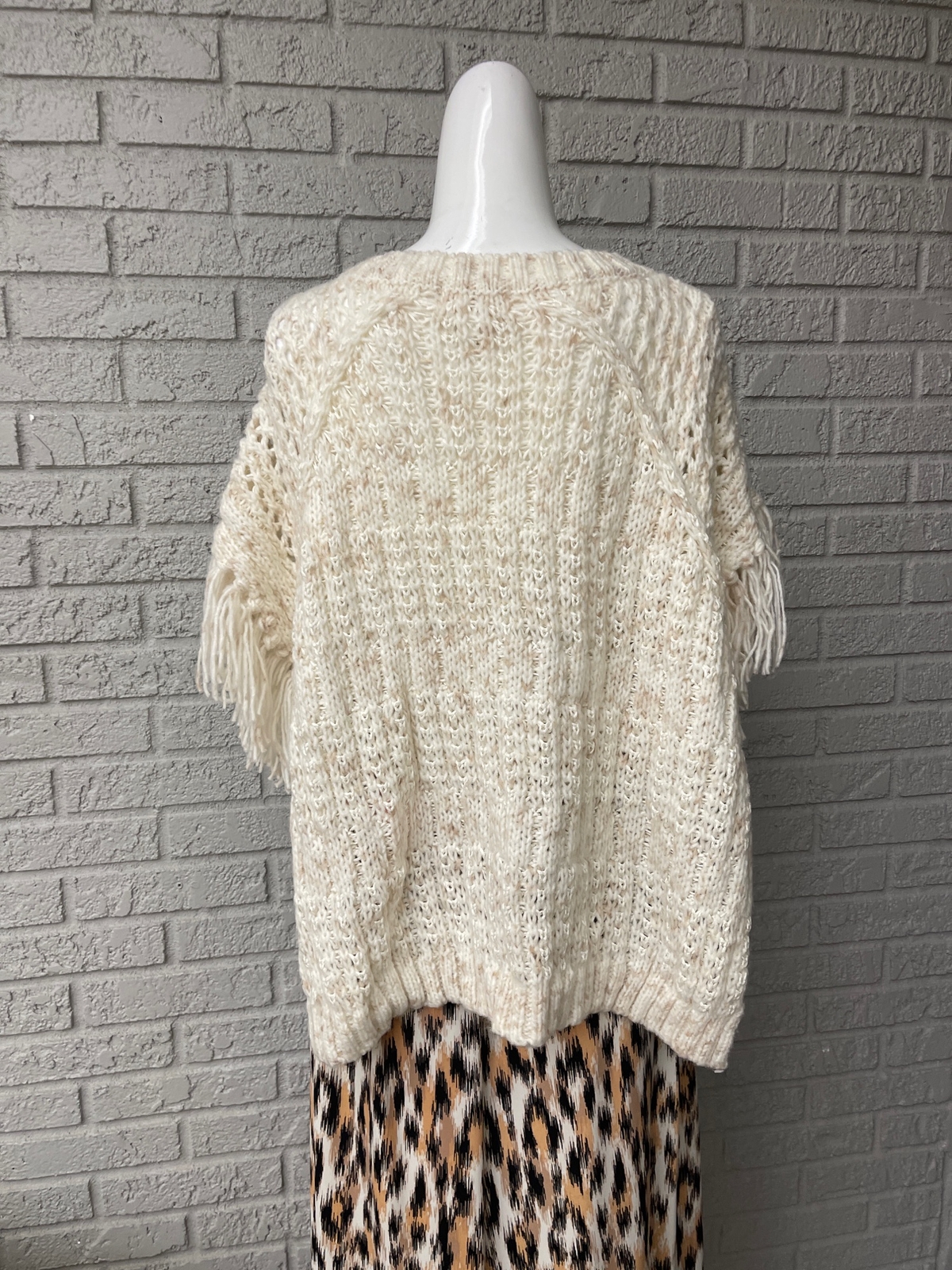 Universal Thread Women Cream Chunky Fringe Sweate… - image 5