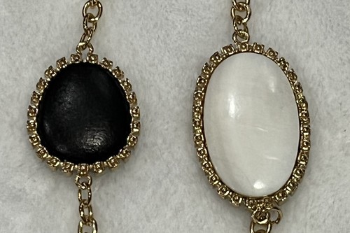 Wood and mother of Pearl necklace by eva JeanBart LoRenzotti. - Picture 10 of 15