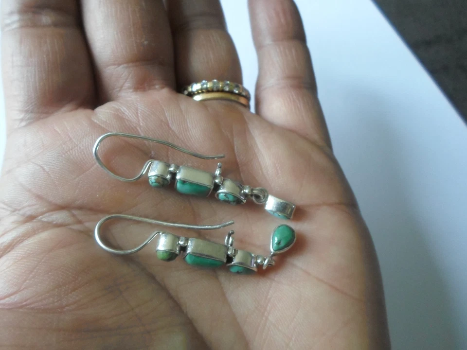 boucles d'oreilles en argent massif, pendantes, cabochons de turquoise vertes - Immagine 2 di 4