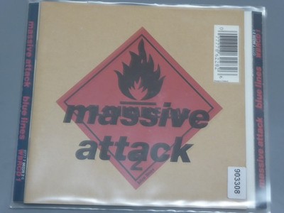 MASSIVE ATTACK blue lines VG+/VG+ (CD Album, Electronic, Wild Bunch)