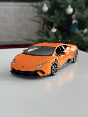 Lamborghini Huracan Performante 1:24 Scale Diecast Car Orange