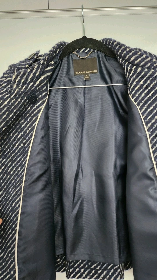 Banana Republic Women's Small Navy Blue Cape Jacket Wood & Alpaca Good Condition - Image 4 of 4