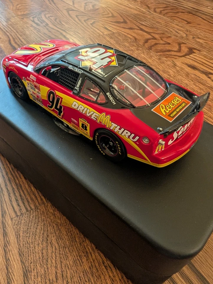 Bill Elliott #94 McDonald’s 1:24 NASCAR Diecast Car Racing Champions auténtico certificado de autenticidad Foto 4 de 4