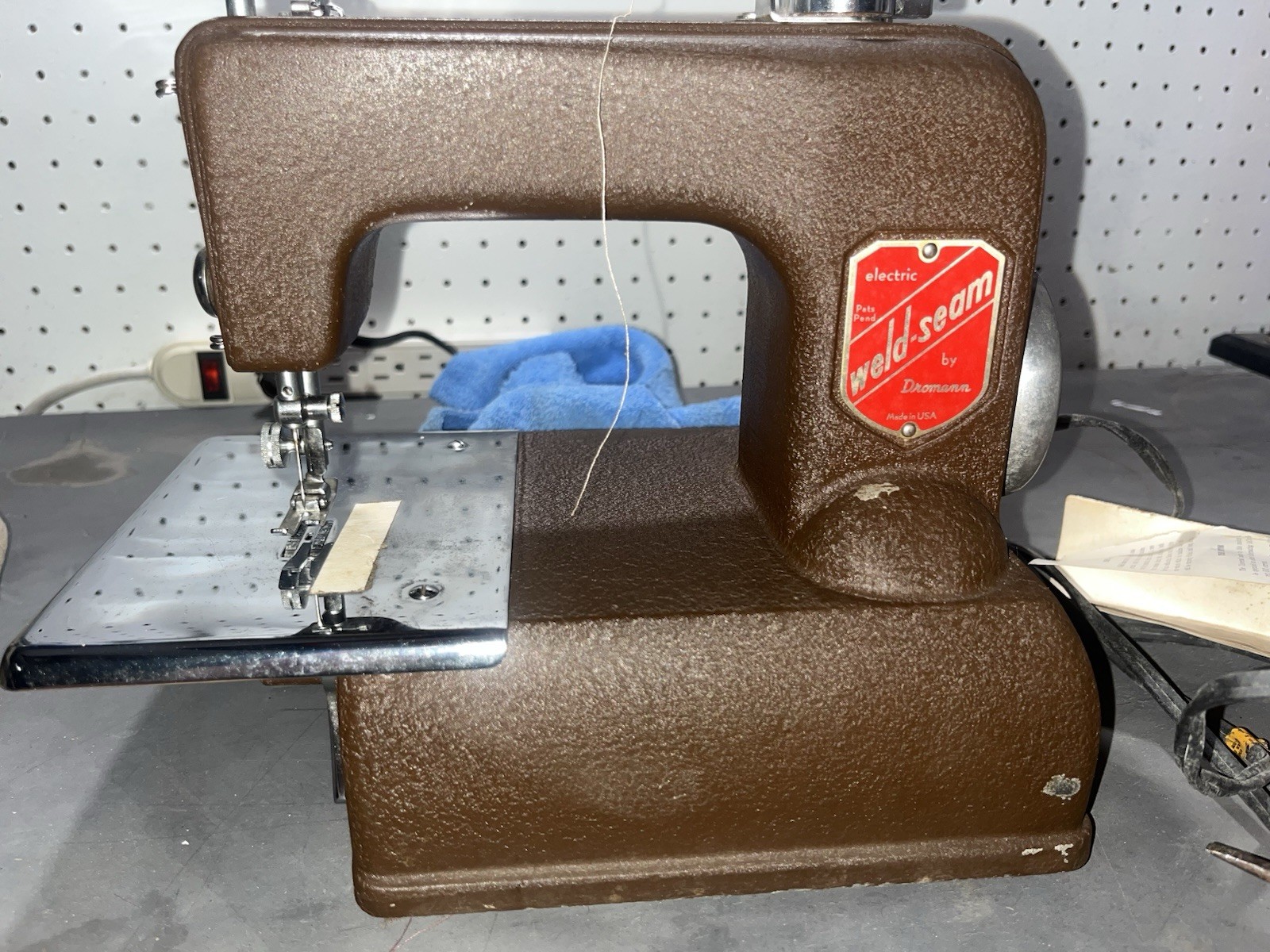 Weld Seam Portable Sewing Machine In Case Vintage By Dromann