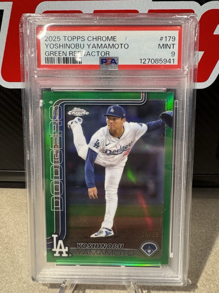 2025 Topps Chrome - Yoshinobu Yamamoto #179 Green Refractor /99