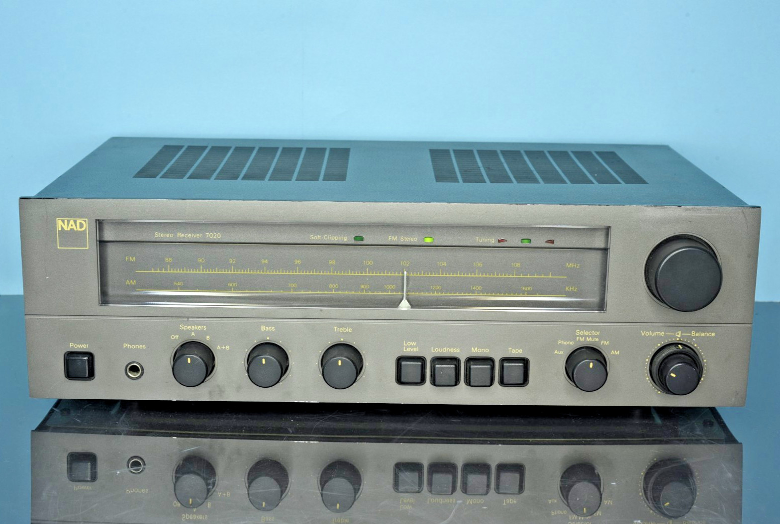 NAD 7020 vintage audio equipment - eBay listing photo 1