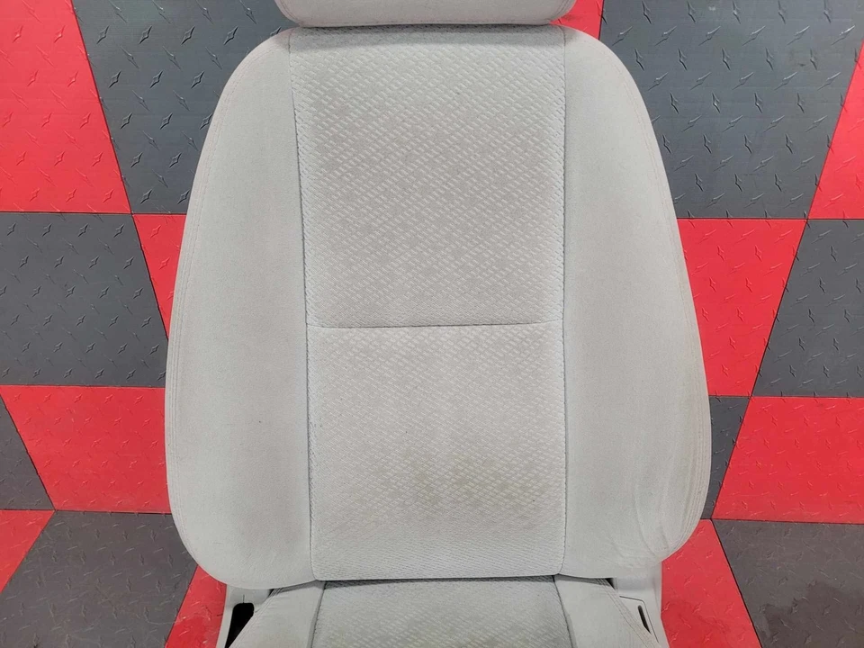 07-13 雪佛兰 Avalanche 原始设备制造商 左前驱动 动力布座椅 (钛 83D) — 第 3/4 张图片