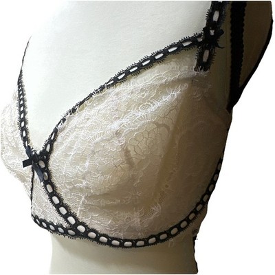 Victoria s Secret Lace Bra 36 Triple D Size 36 DDD White And Black {22}