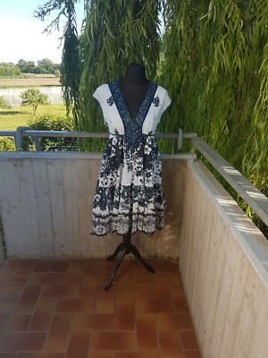 abito Scee by Twin-Set ricamato colore bianco ghiaccio e petrolio