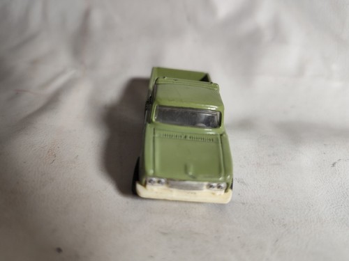 Matchbox '62 Nissan Junior Truck Green 1:64 - Pre-Owned - Picture 2 of 12