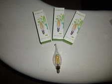DECORATIVE LED CANDLE LIGHT BULB - FLAME TIP - DIMMABLE - LOT of 4