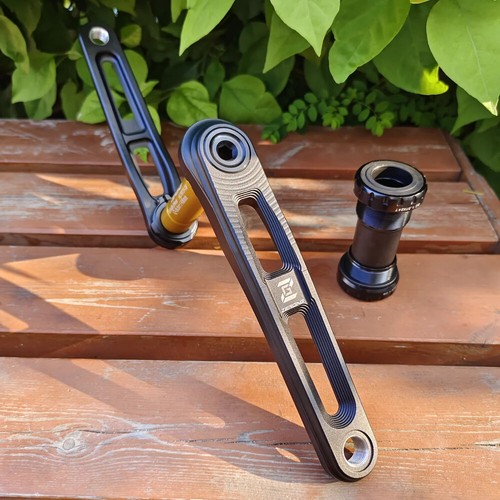 Gravel Road Bike Crankset 170mm Hollow Tech Crank 40 42 44 46T 11/12 S Chainring - Picture 28 of 48