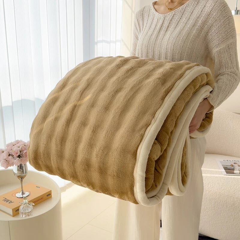 Manta de piel sintética de conejo de lujo tamaño queen 79” x 90” ultra suave, ligera Foto 3 de 4