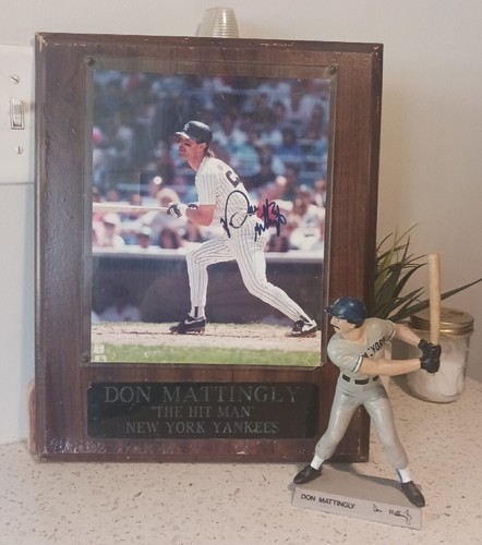 Don Mattingly Signed NY YANKEES Autograph with bonus Figure - Picture 1 of 5