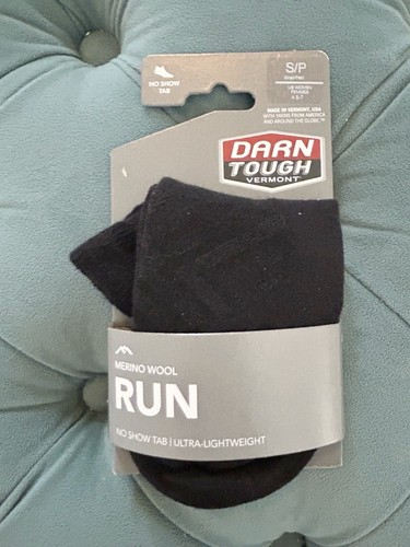 USA DARN TOUGH Black Women's Running Socks Ultra-Lightweight Small 4.5-7 - Picture 1 of 3