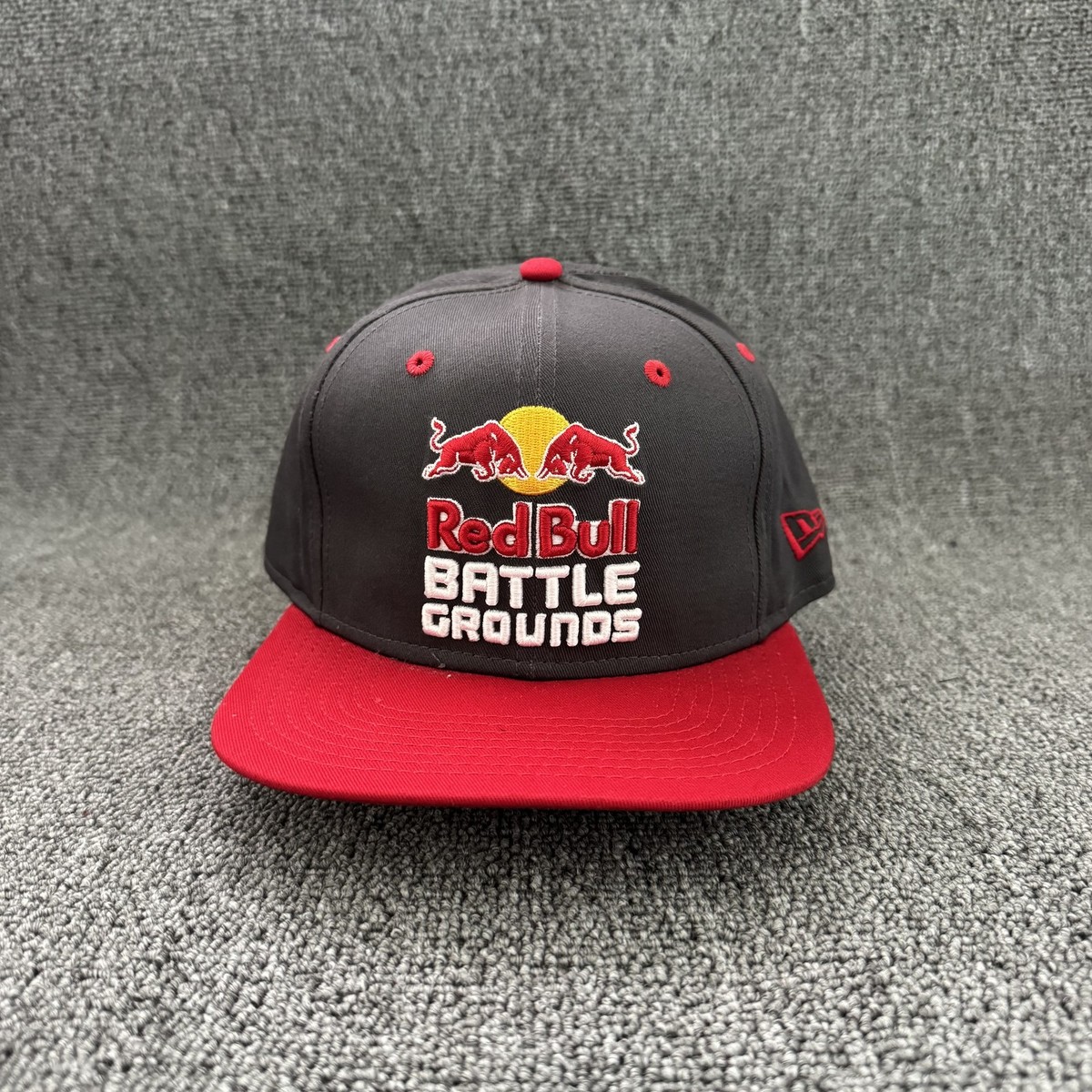 New Era Red Bull Battle Grounds Snapback Flat Brim Gray Red 9FIFTY Hat