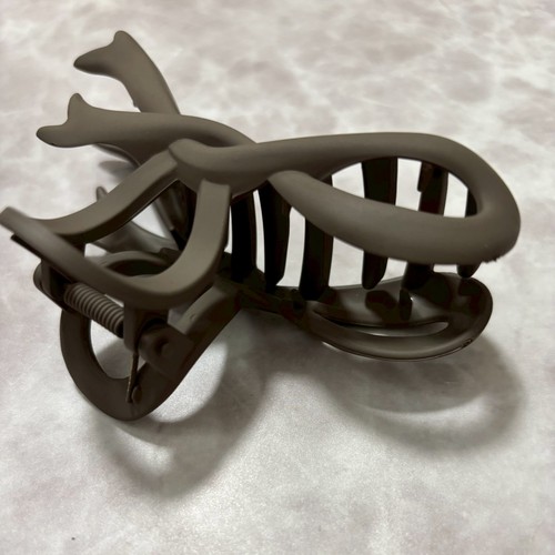 Large Bow Hair Claw Clip Matte Finish Minimalist Fashion Accessory Women Gray - Picture 8 of 12