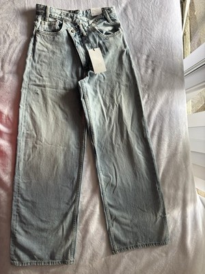 ZARA Women's Light Blue Denim Jeans Light Wash Button Zip 5-Pocket Design