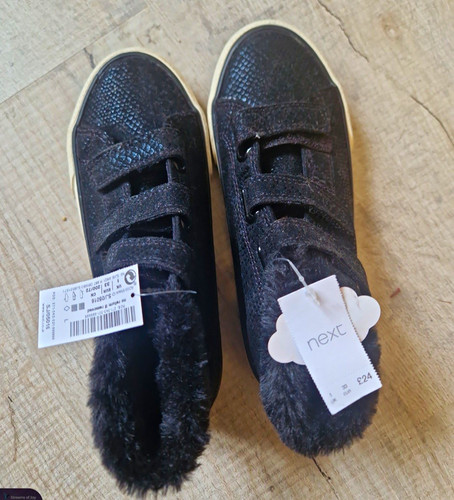 Next Girls Black Faux Fur Lined Hook & Loop Low Top Trainers UK 1 EU 33