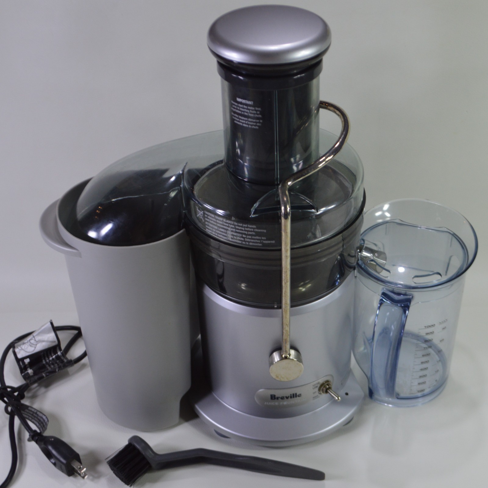 Breville Juicer 850 watt 2 Speed - Model JE98XL TESTED AND WORKS Complete