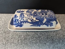 Churchill Blue Willow Butter Dish Staffordshire England Covered 2 Pc Blue White