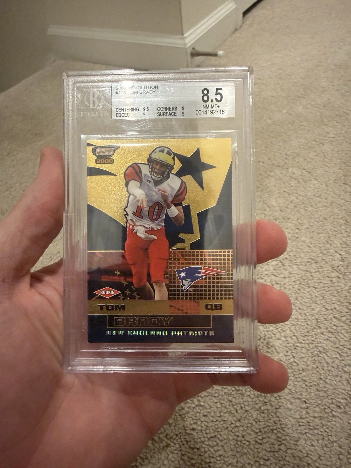 2000 Pacific Revolution #128 Tom Brady RC Beckett 8.5 Serial #274/300