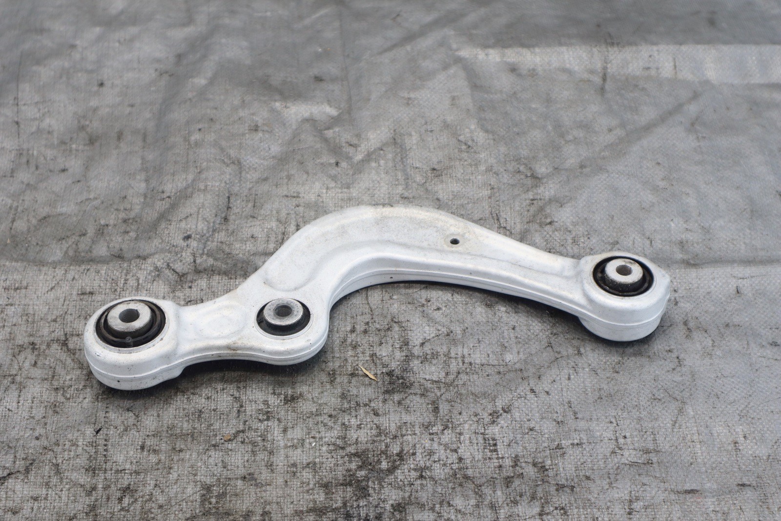 2018 2019 LAMBORGHINI URUS OEM REAR FORWARD UPPER CONTROL ARM 4M0505361