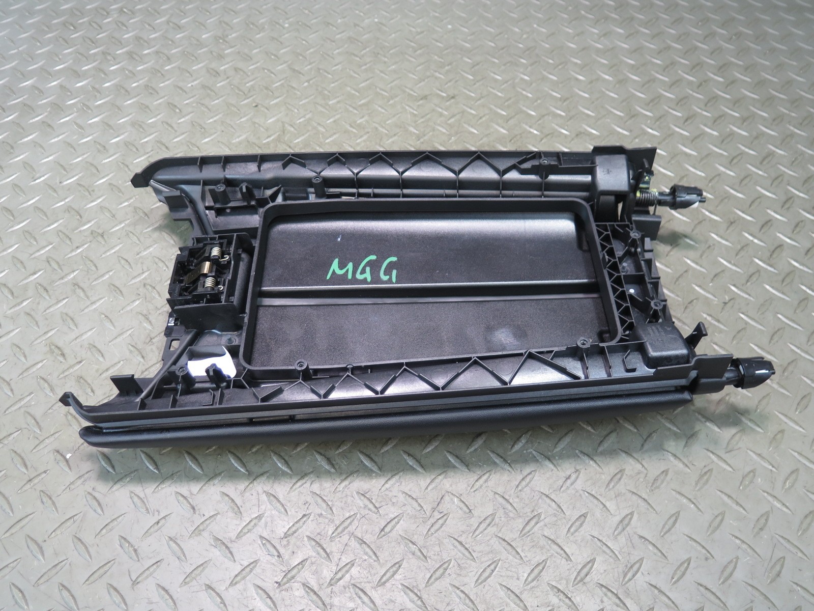 Maserati Ghibli 2014-2017 Center console