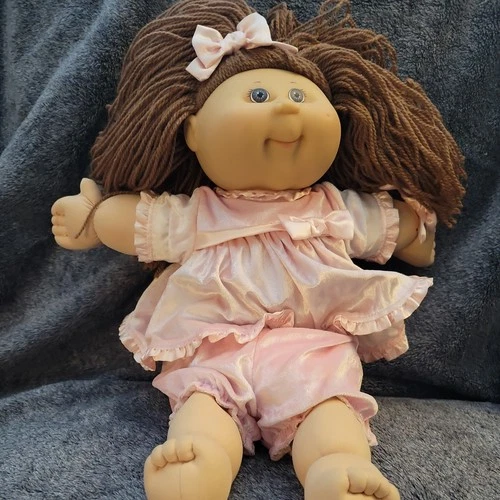 2004 Cabbage Patch Kids Play Doll, Brown Hair, Blue Eyes, Pink Outfit, 20"