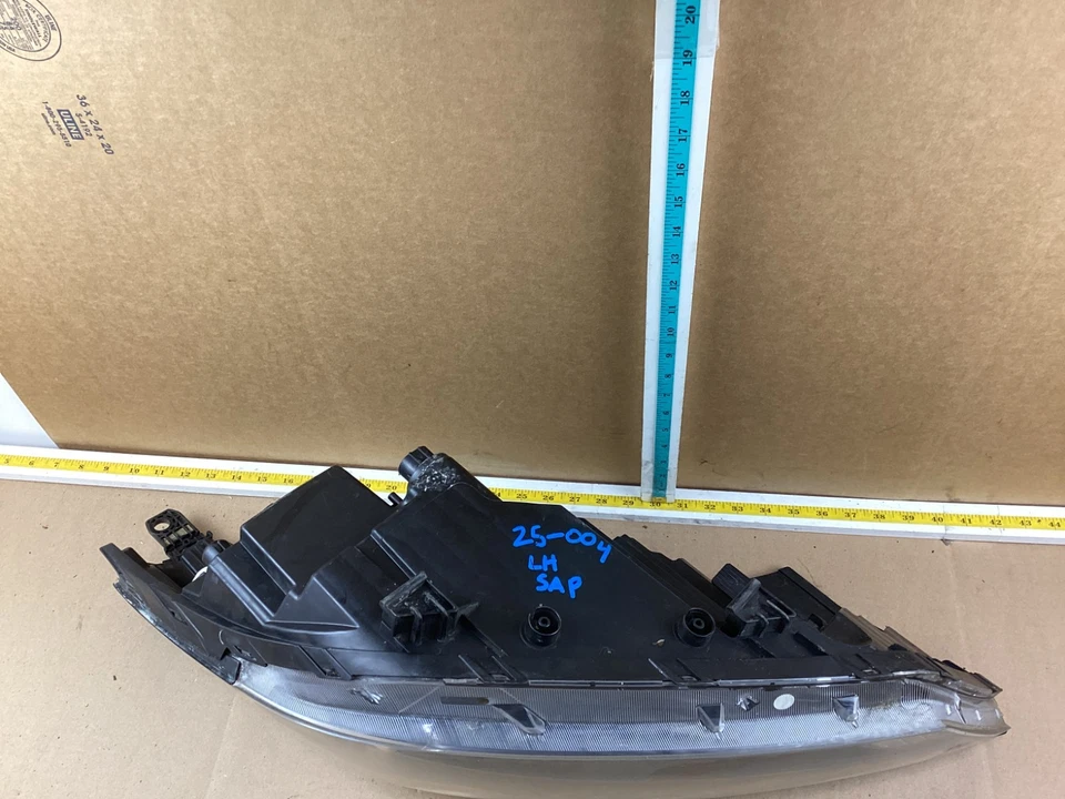 2016-2018 Hyundai Tucson Driver Side LH Headlight OEM - Image 4 of 4