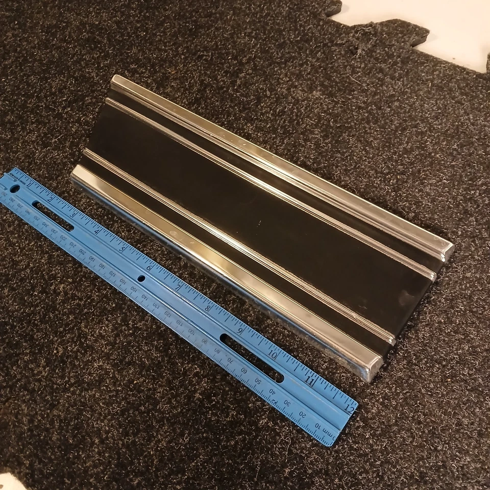 GM Chevrolet Truck Blazer 1969 1970 1971 1972 guardabarros trasero inferior moldura nuevo fabricante original Foto 2 de 4