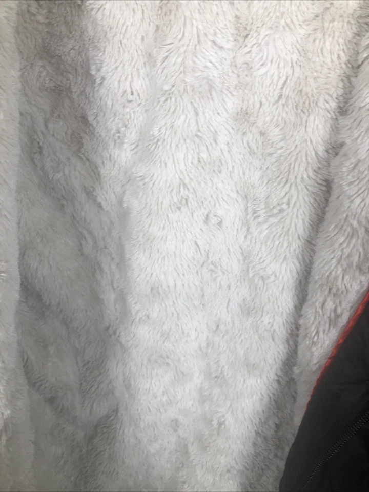 Abrigo acolchado negro forrado de piel con escudo glaciar Steve Madden para mujer talla L acolchado Foto 3 de 4