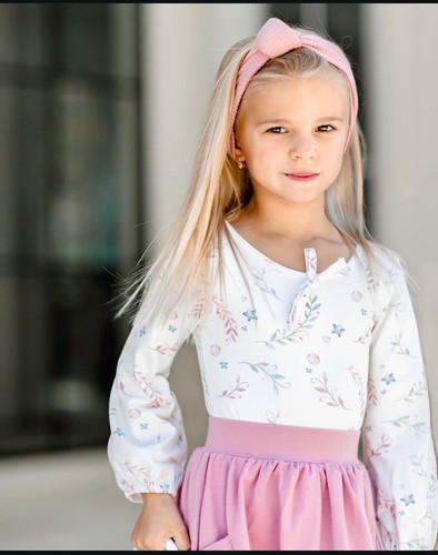 Brand New Charming Mary Boutique Christmas Watercolor Girls Outfit Set Size 5 - Picture 3 of 16
