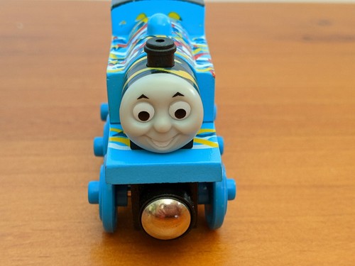NEW no box - Thomas & Friends Wood Railway BIRTHDAY THOMAS TANK ENGINE + WAGON - Picture 2 of 11