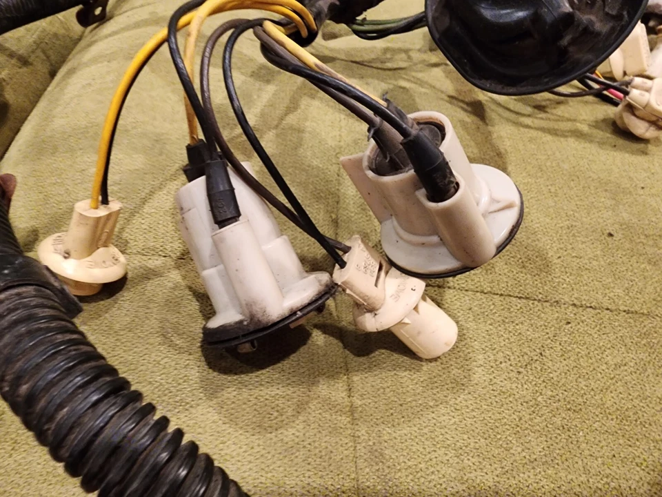 1982-1984 Buick Regal седан задний фонарь жгут проводов жгут проводов OEM РЕДКАЯ!! - Изображение 2 из 4