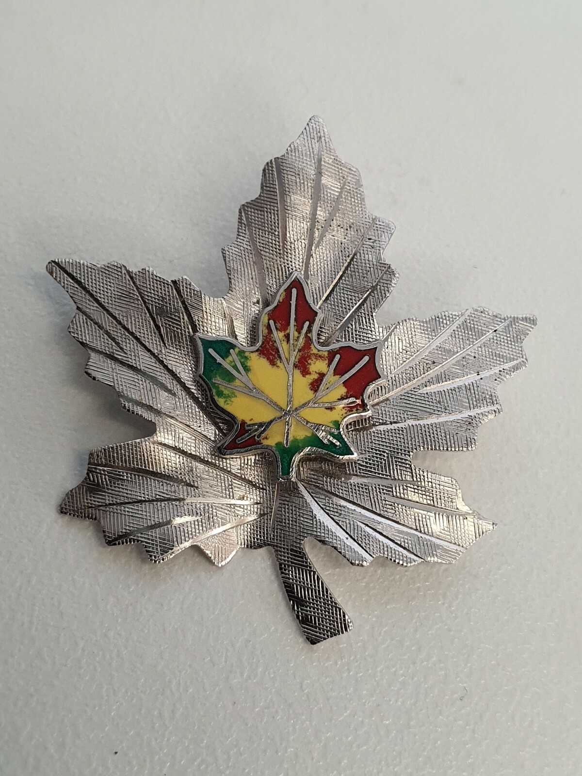 Vintage Sterling Silver Bond Boyd Canada Maple Leaf Enamel Brooch 3.9g BR40