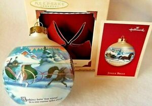 Hallmark /'2002 Dated White Poinsettia/' Glass Ball Ornament New In Box