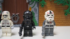 (D10 /9) LEGO STAR WARS AT-DP Pilot, TIE Fighter Pilot, AT-AT Driver, TIE