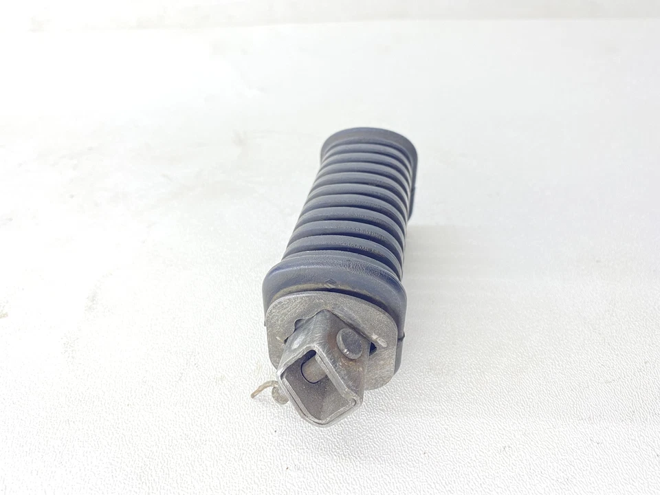 1981 SUZUKI GS850G LEFT REARSET FOOT PEG REST STOP 43612-45001 - Изображение 2 из 4