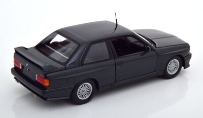 ミニカー Minichamps BMW M3 (E30) Schwarz Minichamps BMW M3 E30 1987 black metallic in 1/18 Scale New