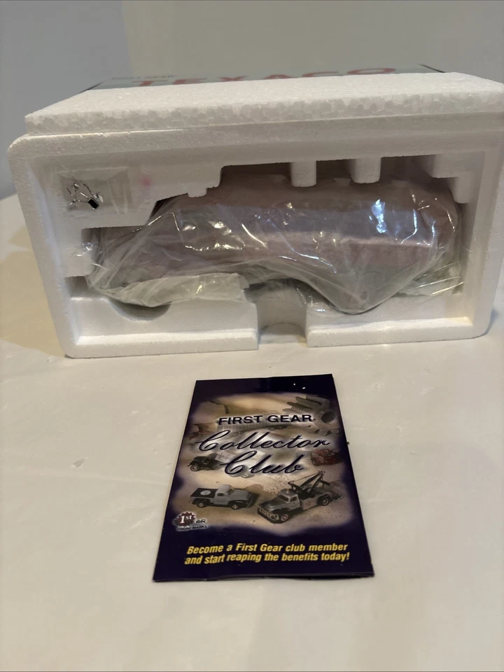 Авиационный танкер First Gear Texaco 1937 Chevrolet 900 галлонов 3-й в серии - Изображение 4 из 4