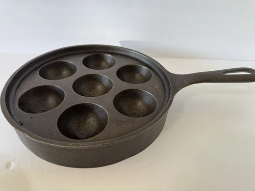 Griswold Vintage 962 Aebleskiver No.32 Danish Pancake Pan 7-Hole Cast Iron