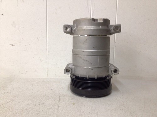 2002 OEM GM AC Compressor 89019357 Chevrolet GMC and Cadillac Vehicles - Picture 4 of 7