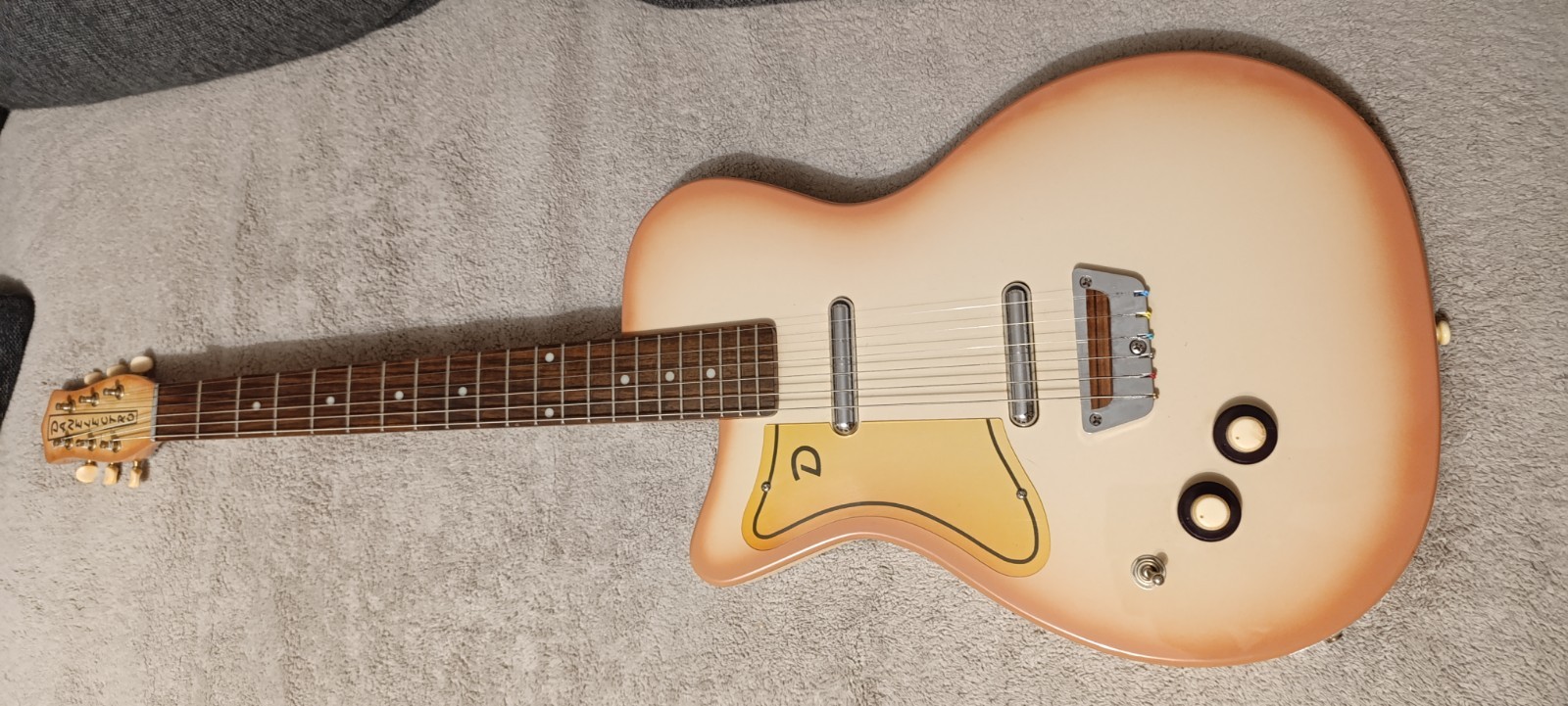 Danelectro '56 U2