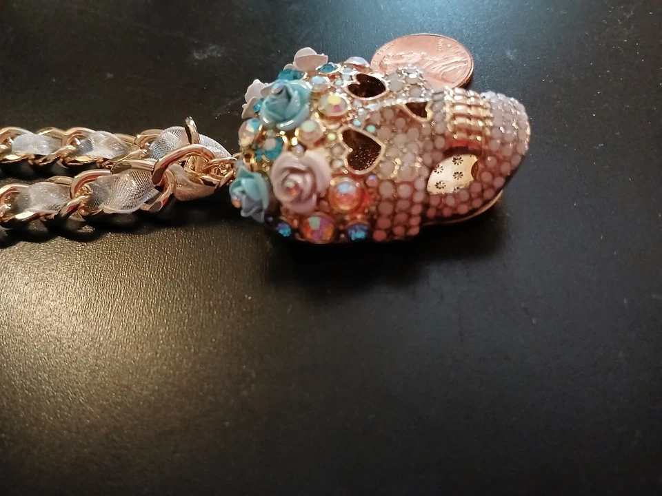 Collar calavera flor azul y blanco pavé diamantes de imitación cristal Betsey Johnson Foto 3 de 4