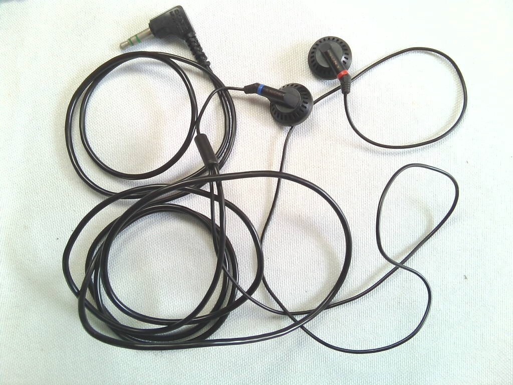 Sony MDR-E252 eadphones Inner-ear headphones free shipping Sony MDR-E252 eadphones Inner-ear headphones free shipping