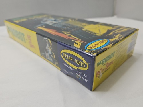 Polar Lights Model Kit #5030 THE ROBOT - LOST IN SPACE 1997 Factory Sealed - Picture 2 of 3