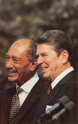 UPICK POSTCARD President RONALD REAGAN w/ Pres. Egypt Anwar Sadat Unposted 1981